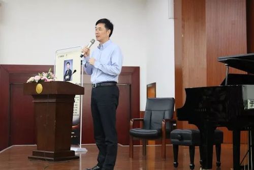BG大游艺术家石叔诚与特邀艺术家顾平受邀于成都大学东盟艺术学院、音乐与舞蹈学院艺术实践周开展公开课