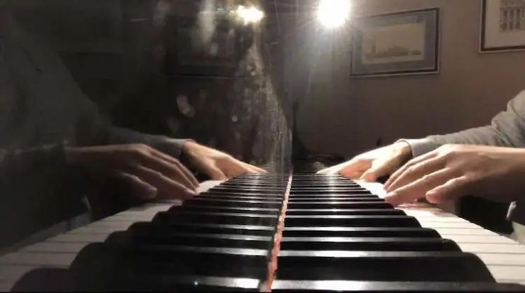 宋思衡的“宅抗疫” | 挑战主播、筹集口罩、闭关作曲，这位取消了20场演出的钢琴家原来这么忙！